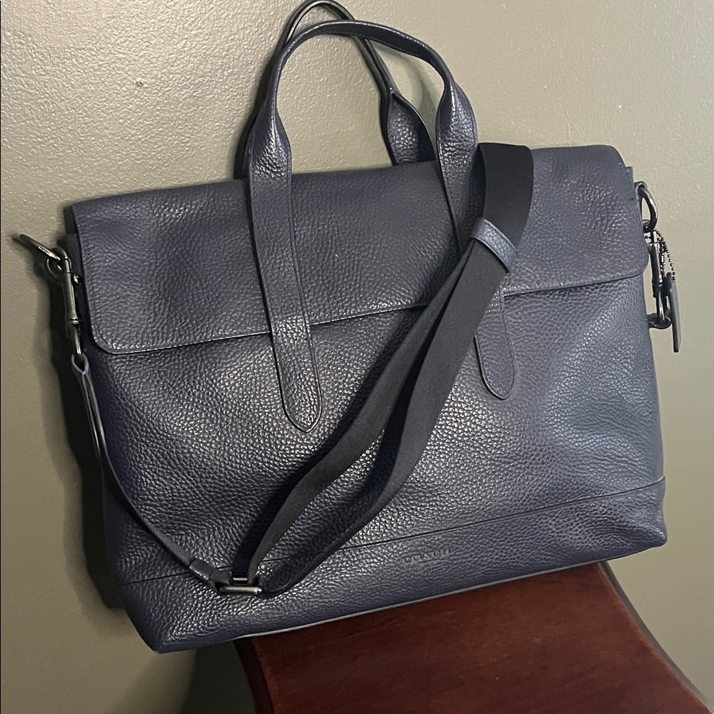 Vintage COACH Navy Pebble Leather messenger Bag